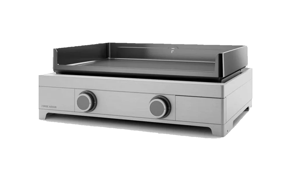 Plancha Forge Adour Modern 60 à deux feux, corps inox brossé et plaque de cuisson, modèle intégrable dans une cuisine extérieure Pod BarbecueZone